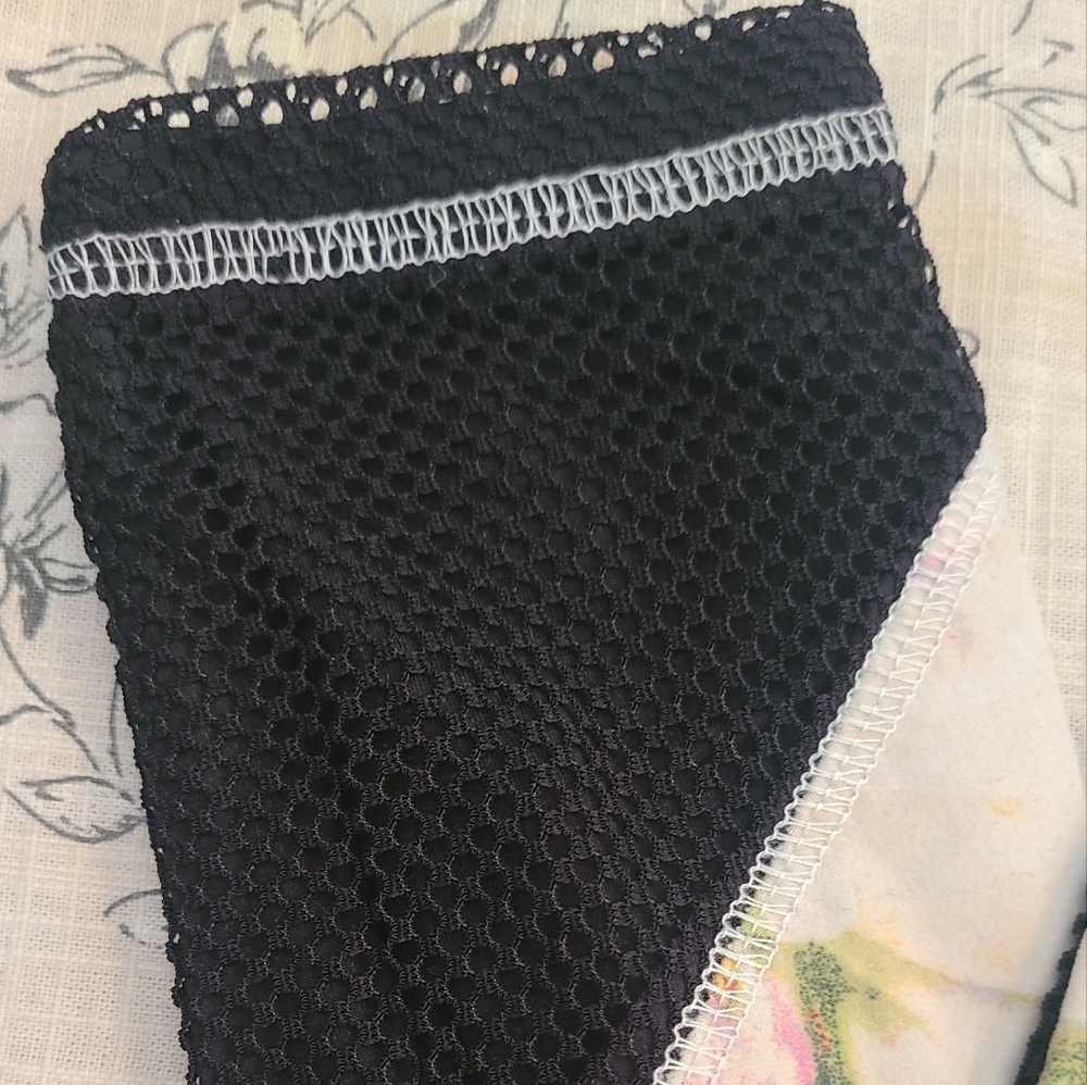 Cute Leggings by Hot Kiss sz small - Picture 6 of 7